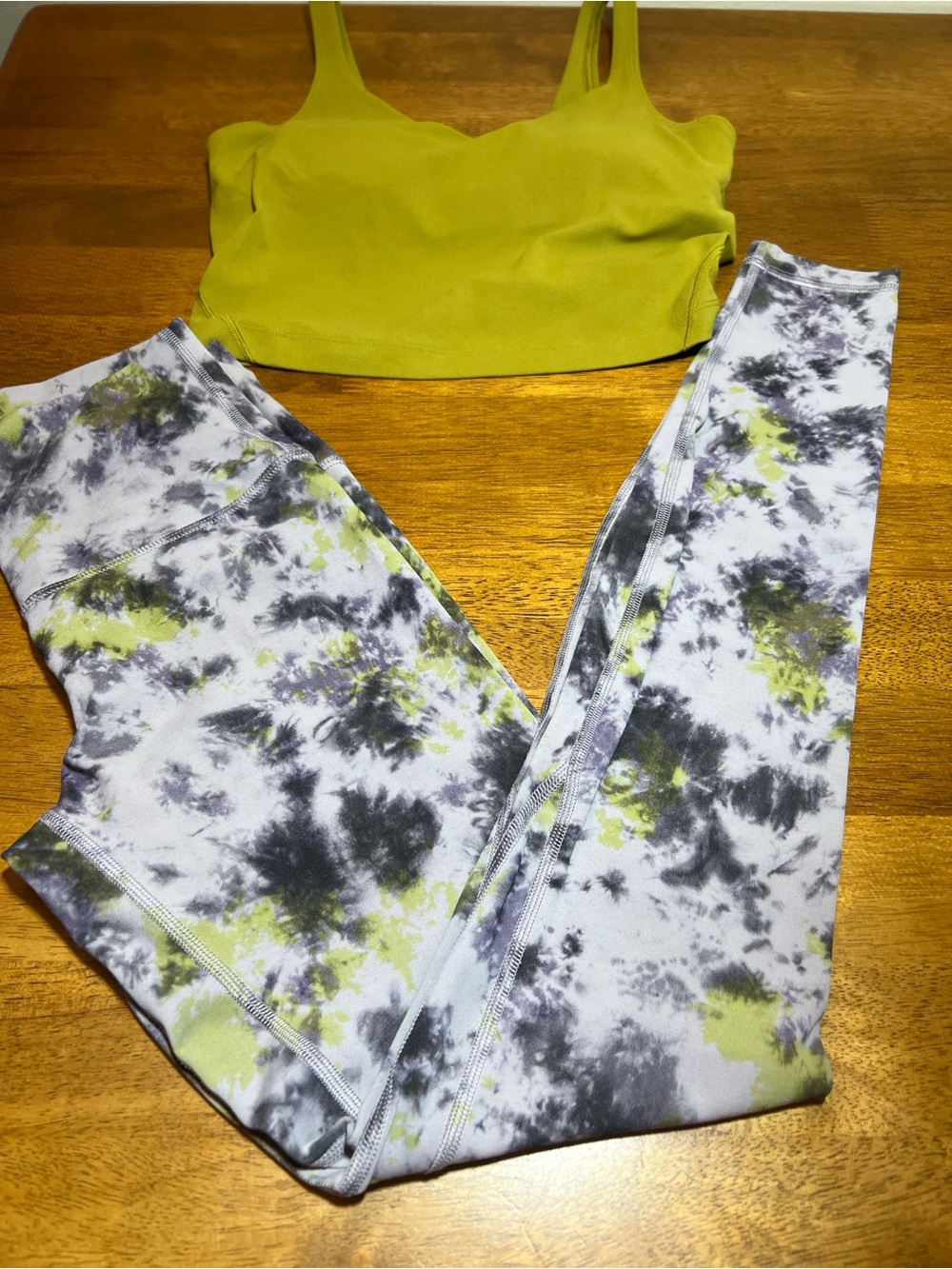 LULULEMON Align super high rise pants- sport bra Size 4